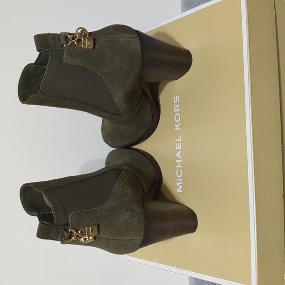Michael Kors Green Suede Jillian Booties size 6 - Picture 5 of 11
